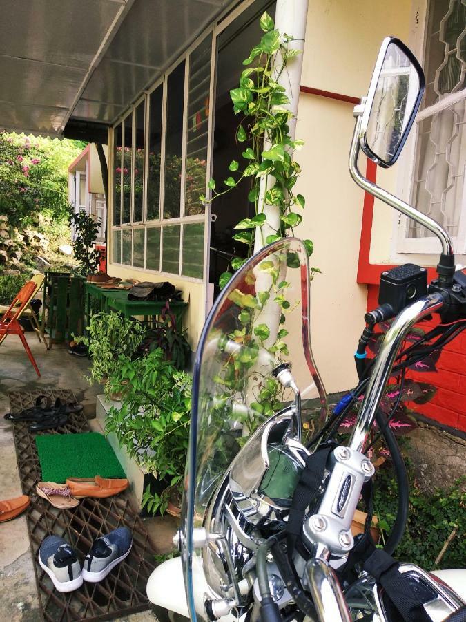 Gibbon Backpackers Hostel Guwahati Exterior foto